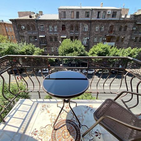 Amiryan Street 1 Bedroom Deluxe Apartment With Balcony Am104 Γιερεβάν Εξωτερικό φωτογραφία