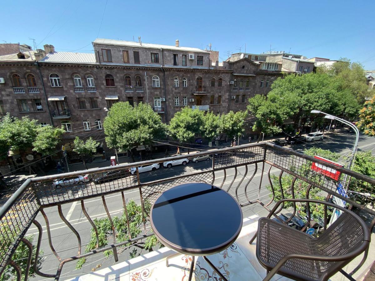Amiryan Street 1 Bedroom Deluxe Apartment With Balcony Am104 Γιερεβάν Εξωτερικό φωτογραφία