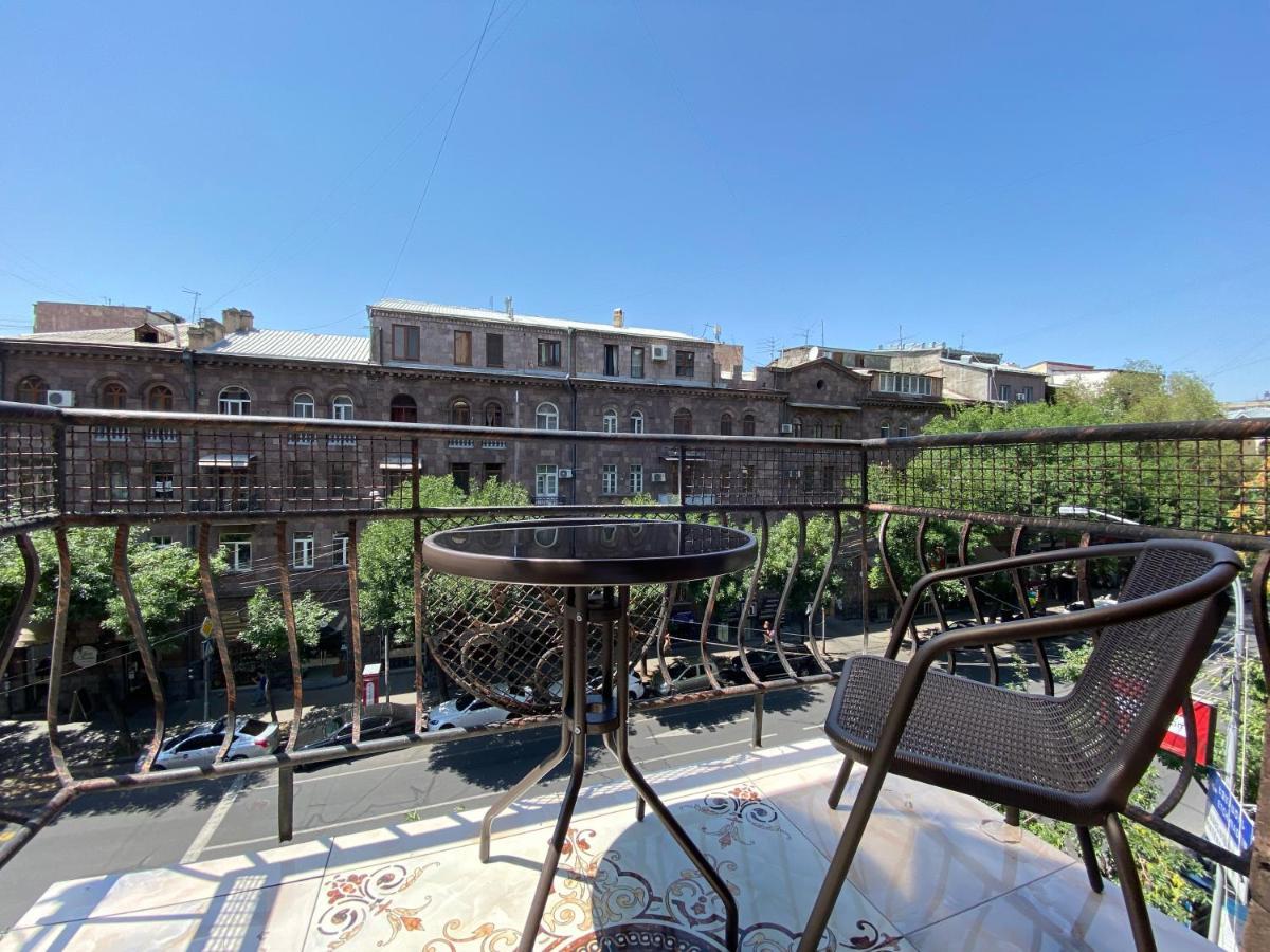 Amiryan Street 1 Bedroom Deluxe Apartment With Balcony Am104 Γιερεβάν Εξωτερικό φωτογραφία