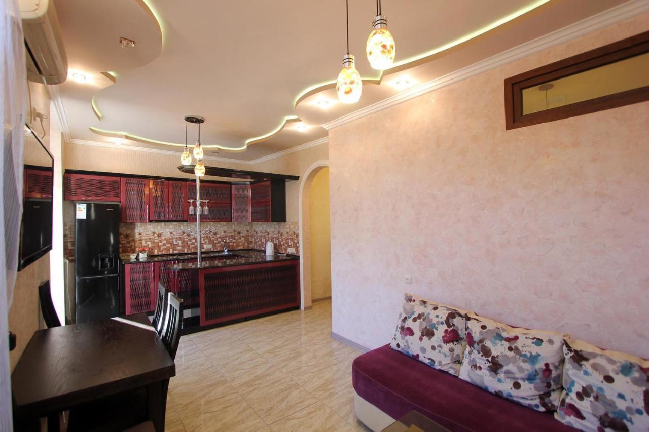 Amiryan Street 1 Bedroom Deluxe Apartment With Balcony Am104 Γιερεβάν Εξωτερικό φωτογραφία