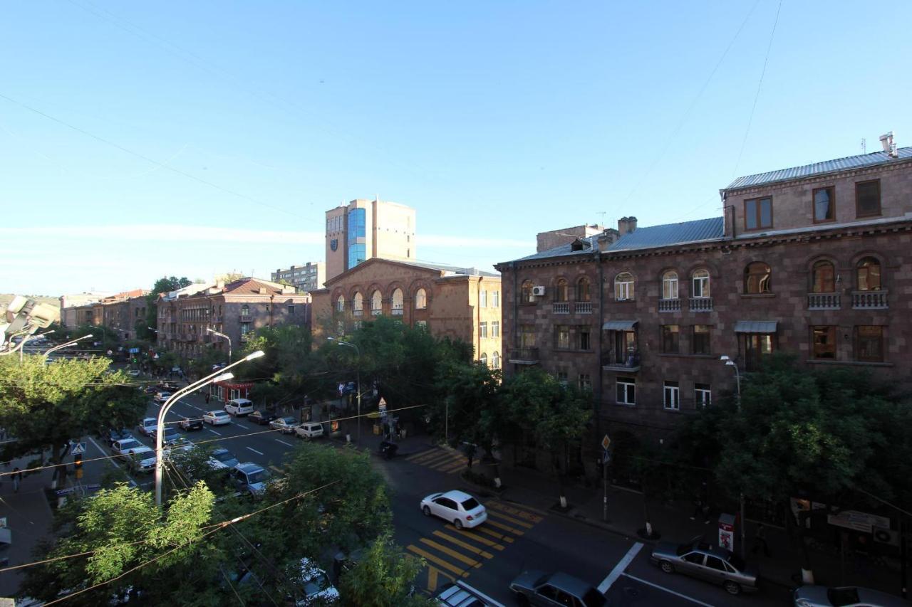 Amiryan Street 1 Bedroom Deluxe Apartment With Balcony Am104 Γιερεβάν Εξωτερικό φωτογραφία